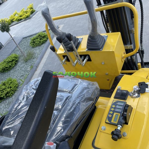 Міні екскаватор Gunter Grossmann GG1600 гусеничний 1600 кг, двигун Kubota, глибина копання 2150 мм, для будівельних та земляних робіт GG1600 фото